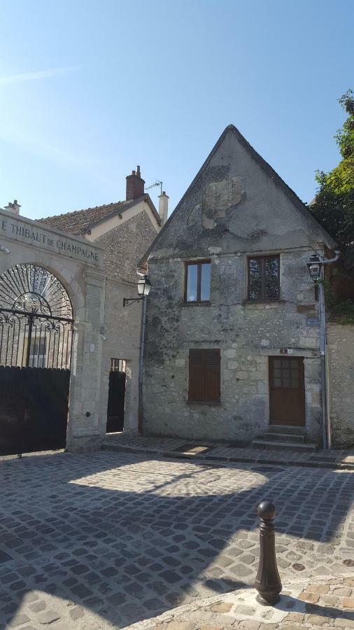 Appartement Au Coeur De La Cite Medievale Provins Eksteriør billede